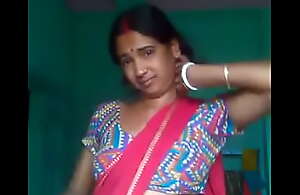 Desi horny region pub aunty play boobs and pussy