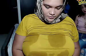 Webcam Girl Drinks Say no to Milk