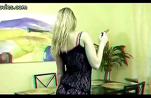 Blonde masturbating with a dildo in 3d clip